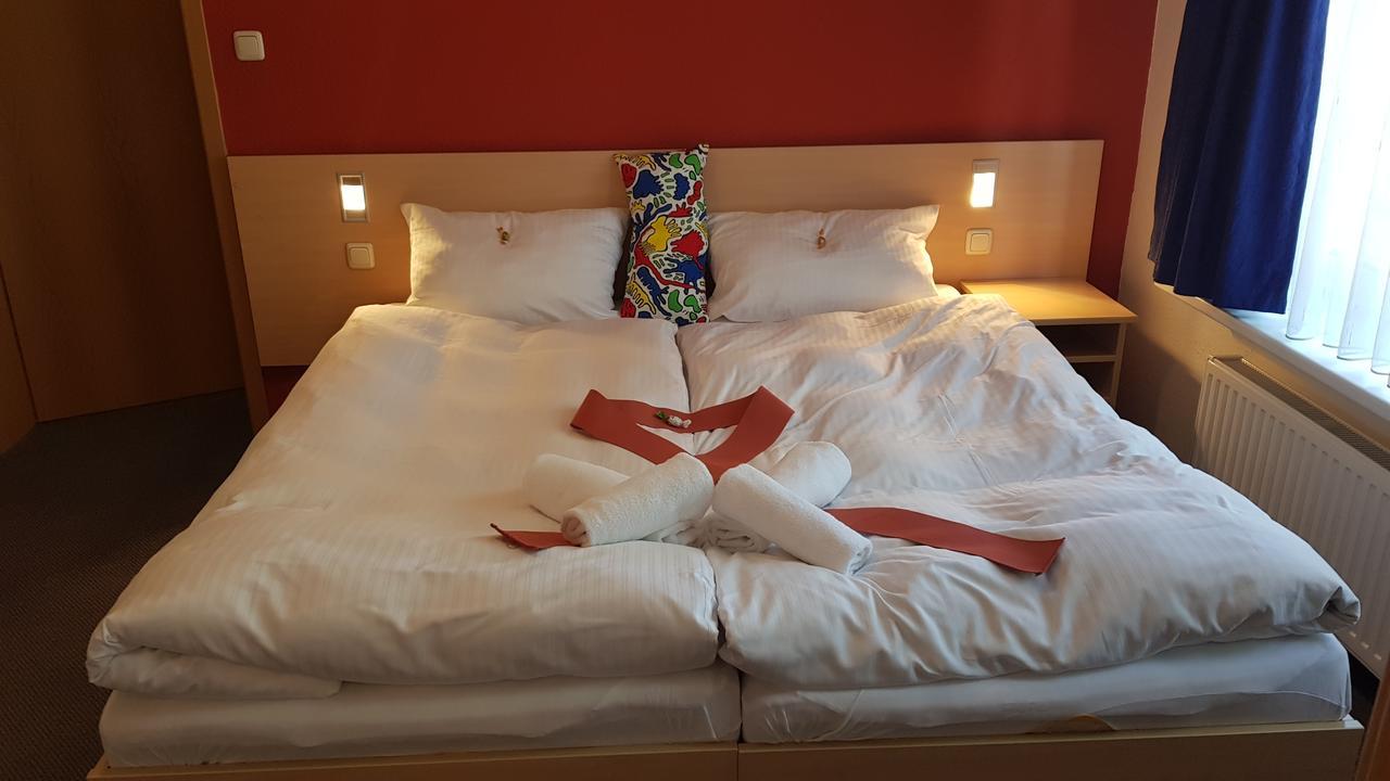 Aprotos Lueneburger Hof Hotel Мунстер им Хайдекрайс Екстериор снимка