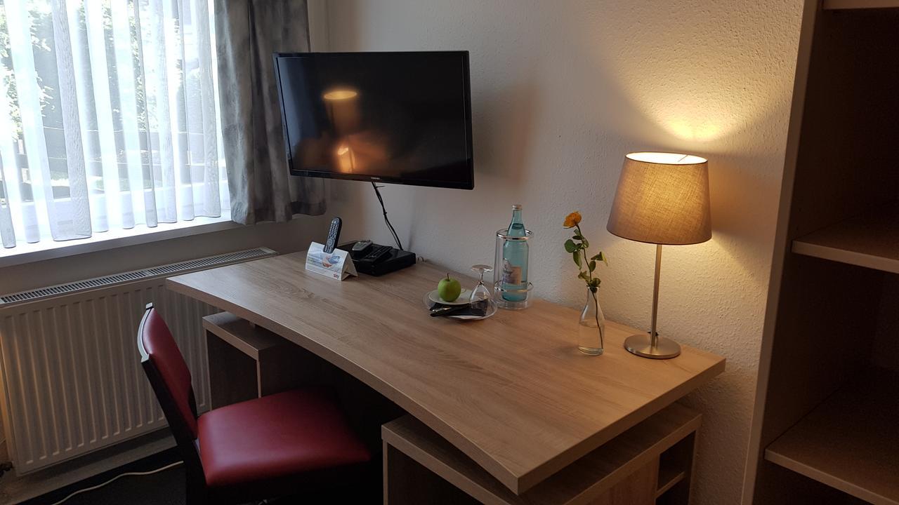 Aprotos Lueneburger Hof Hotel Мунстер им Хайдекрайс Екстериор снимка