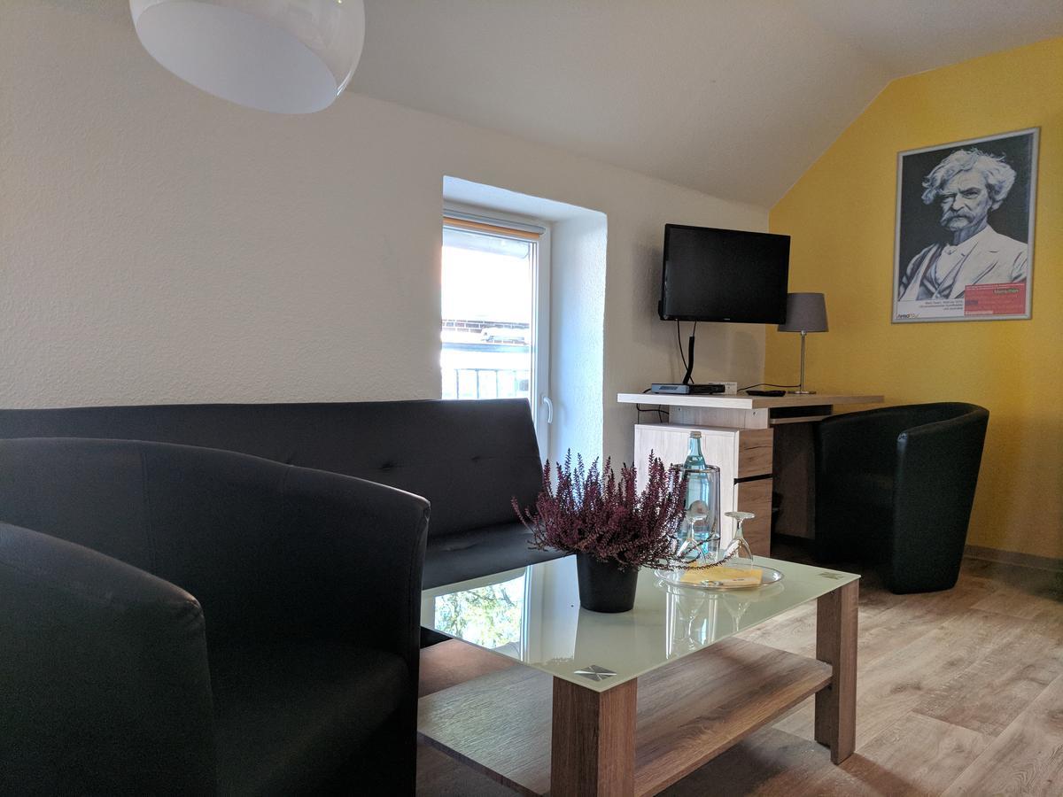 Aprotos Lueneburger Hof Hotel Мунстер им Хайдекрайс Екстериор снимка